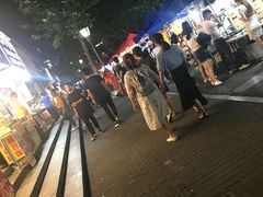 -吴山路夜市
