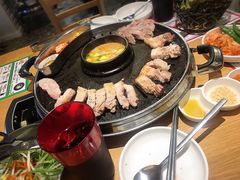 -江南猪肉商会无限续吃(弘大店)