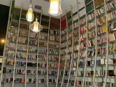 -钟书阁(松江泰晤士小镇店)