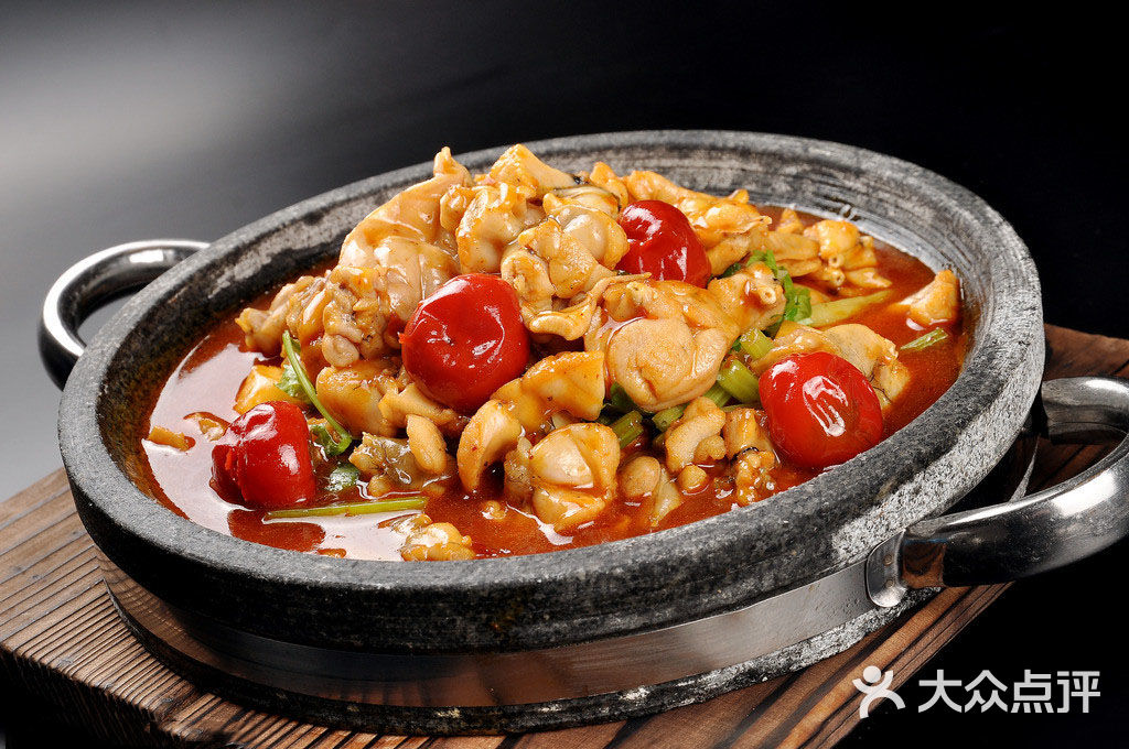 石锅生焗美蛙煲