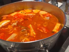 -尚尚仙·酸汤猪手·猪肚鸡火锅(华联万柳购物中心店)