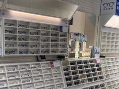 -诺柯视眼镜-蔡司依视路官方工厂店(淞南一店)