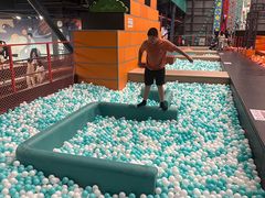 -极限PLAY运动娱乐新世界·团建派对潮玩休闲馆·室内蹦极高空游乐园