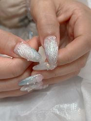 -花岐款式专研健康美甲沙龙