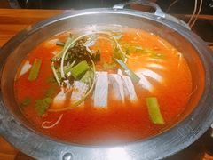 酸汤鱼-野山舂·贵州现舂酸汤火锅(鸿通城店)