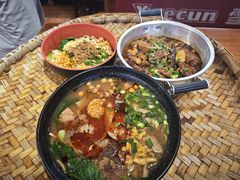 -爆炸头阿姨小四川正宗川味小吃(无任何分店)
