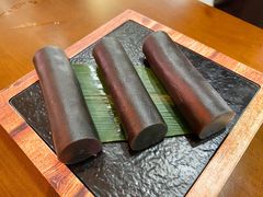 香滑黑芝麻卷-喜喜酒家·纯手工点心·粤菜