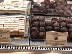 -VENCHI 闻绮(上海佛罗伦萨小镇店)