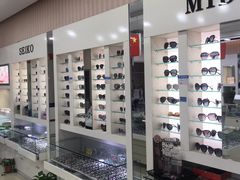 -罗创丹阳眼镜(童卫路店)