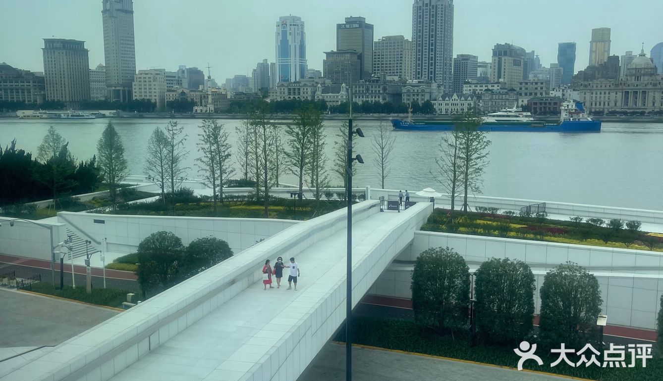 上海最好的现当代艺术馆的浦东美术馆开馆啦[加油]
