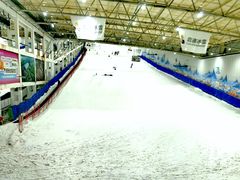 -乔波室内滑雪场