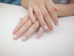 -首珥假日美睫美甲