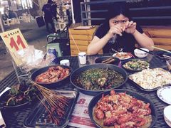 -去吃小龙虾·江湖菜·烧烤(南滨路店)