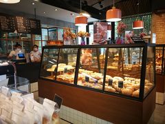 面包甜点陈列柜-Dough&Joe团憩(瑞虹天地月亮湾店)