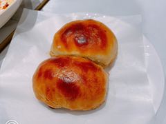 特色羊肉烤包子-丝路有约·西域美食