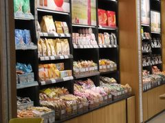 面包甜点陈列柜-良品铺子(万象城店)