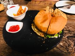 -HIGH FIVE哈福手工汉堡(桂林路店)