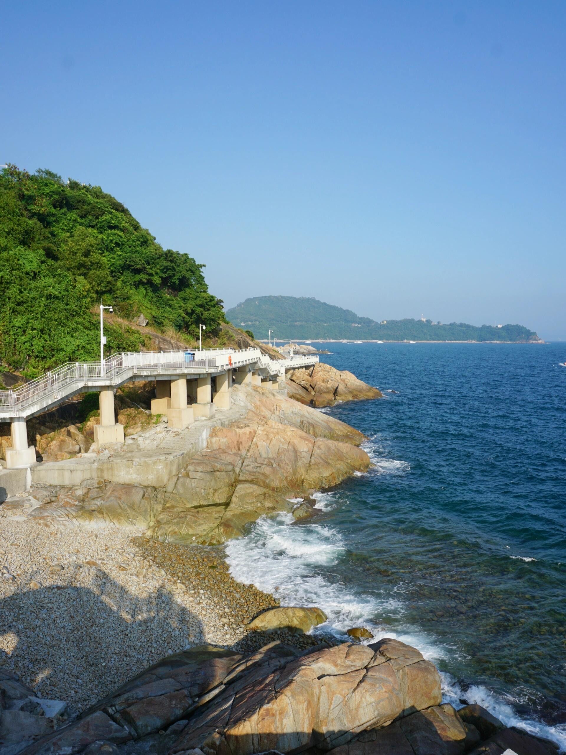 5公里,串联起多条海岸线,被誉为"深圳zuì美海滨栈道"