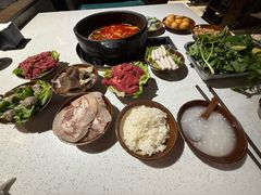 -贵府酸汤牛肉火锅·贵州老字号(飞山街店)