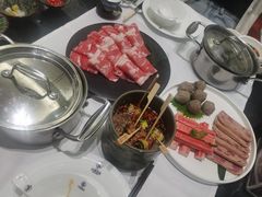 -红鼎豆捞·非遗鲍皇汤火锅(宝丰路店)