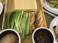 煎饼卷大葱-天地家常菜