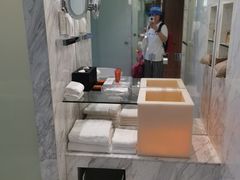 -上海滴水湖皇冠假日酒店
