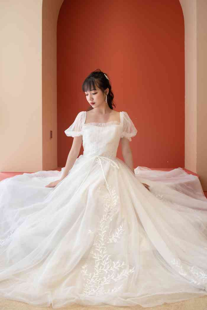 遇白婚纱-"[自拍]试纱体验:一眼就相中这家店啦～."-大众点评移动版