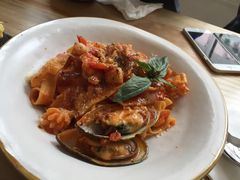 番茄海鲜宽面-A30 BISTRO