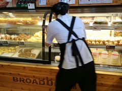 面包甜点陈列柜-BROAD面包路·欧式面包(龙湖时代C馆店)