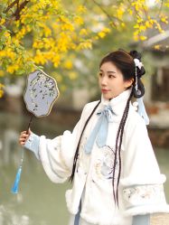 -一揽芳华汉服旗袍体验馆(拙政园店)