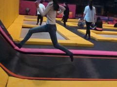 -嘿哟动霸CHUA·新潮玩运动娱乐中心·蹦床滑冰团建乐园
