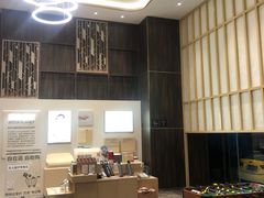 -深圳龙华大浪商业中心亚朵X酒店