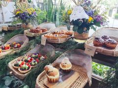 -Chom Cafe and Restaurant