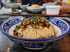 开洋葱油拌面-裕兴记•蟹黄面馆(人民广场店)