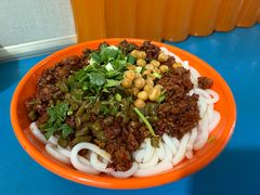 鸡肉拌粉-玲玲米粉·新疆现炒米粉(大十字总店)