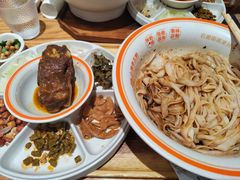 绝杀大骨棒肉猪油拌粉-小满手工粉(上海文峰广场店)
