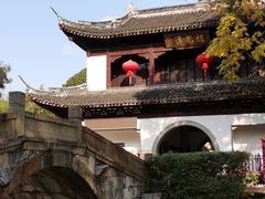 -汇龙潭