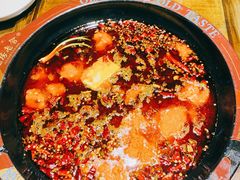 -老房老舍重庆火锅(假日城市店)