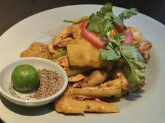 越式盐焗麻油鸡-大头虾越式风味餐厅(光明广场店)