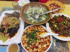 -乡土特色.冷锅鱼.牦牛肉汤锅