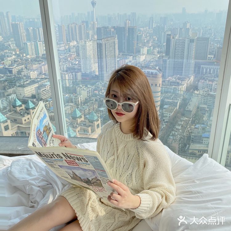 成都拍照｜270度浮云中漫步“高空下的成都”