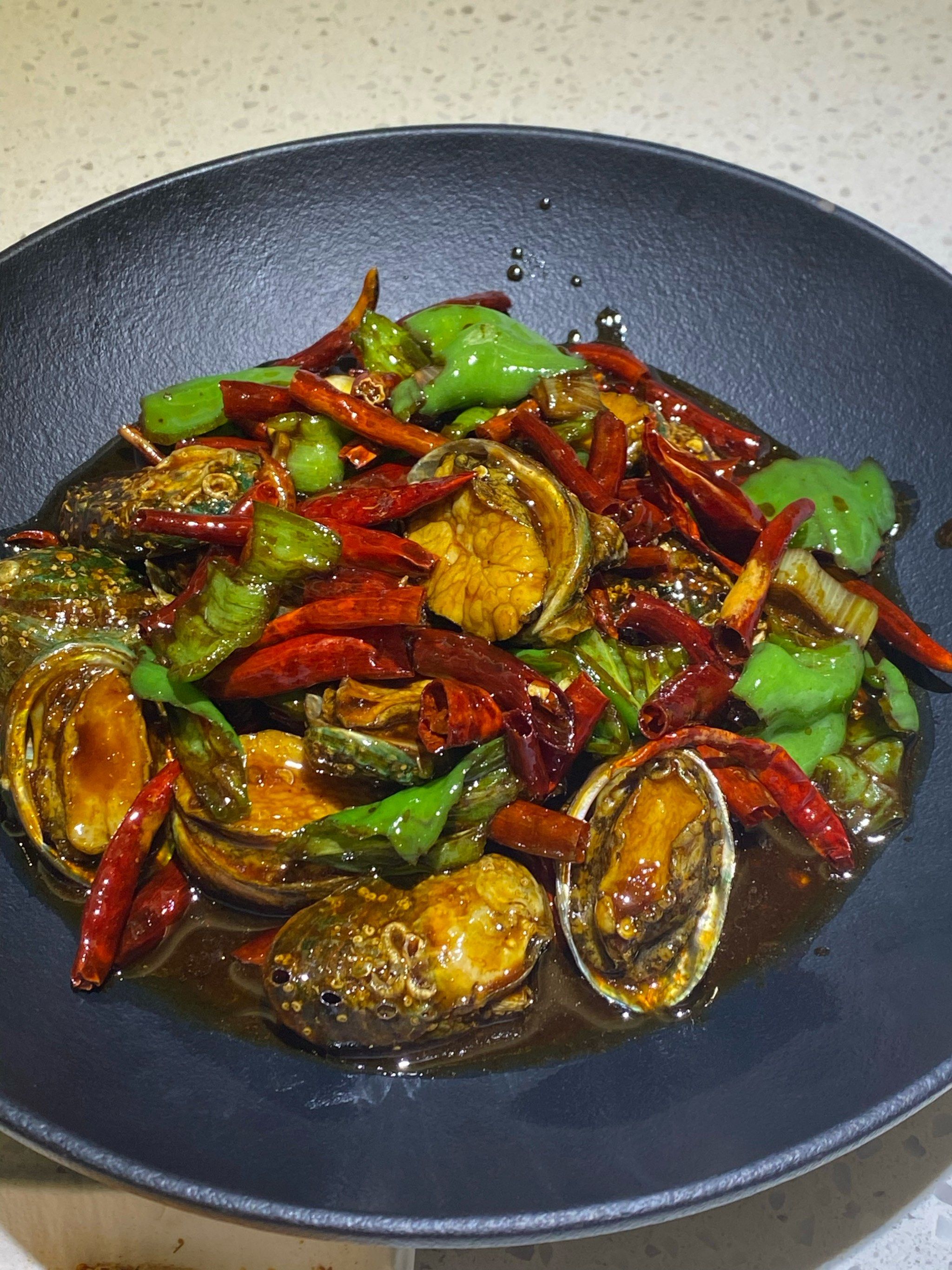 「船歌·鱼水饺青岛菜(金狮广场店)」
水饺很好吃
辣炒小鲍鱼很