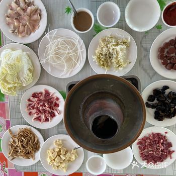 雾凇岛上,松花江边,正宗乌拉火锅