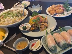 -大头虾越式风味餐厅(光明广场店)