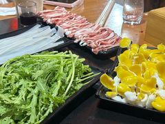 -果松木炭酸菜铜火锅·外婆参鸡汤