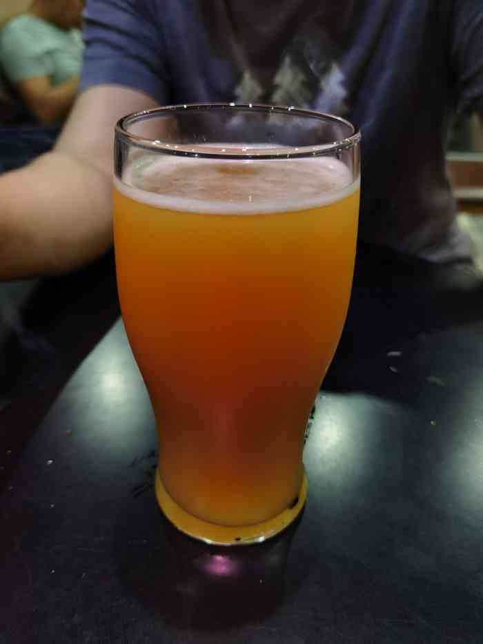 麦溢精酿鲜啤-"新鲜出炉,自家酿造,口味醇厚,价格公道,.