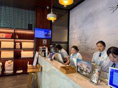 -艾豪森酒店(西安大雁塔大唐不夜城店)