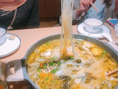 -山城外·非遗酸菜鱼(新都汇融店)