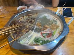-何氏串串香火锅(翠亨店)