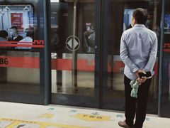 -体育场(地铁站)